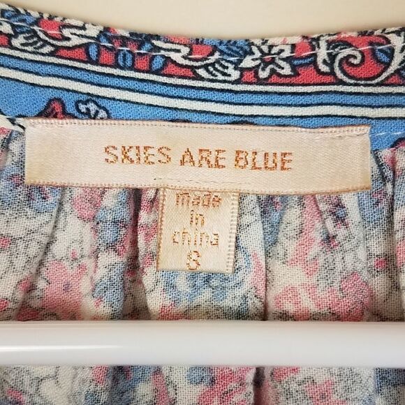 Skies Are Blue Floral Tank - Picture 5 of 7